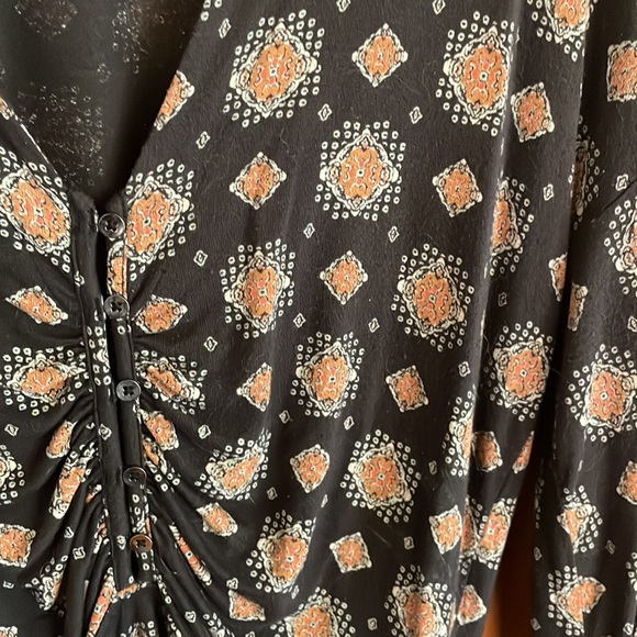 70s inspired button down collared top - Picture 3 of 3